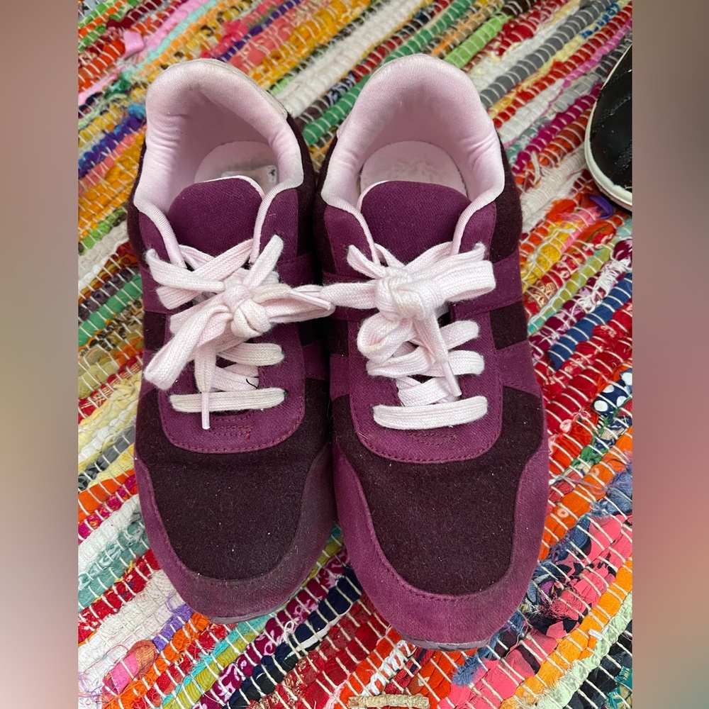 Old Navy sneakers